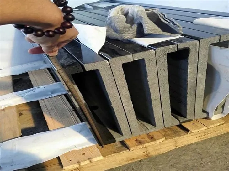 Straight-Edge-Honed-Dark-Black-Color-G684-Swimming-Pool-Coping-Stone.webp (2)(001)